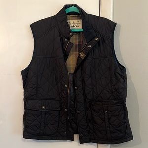ONLY WORN A FEW TIMES!  Barbour navy quilted vest.  XL.